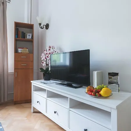 Zbawiciela Square P&o Serviced Daire Varşova