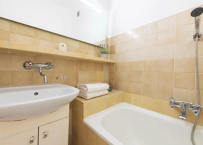 Zbawiciela Square P&o Serviced Апартаменты