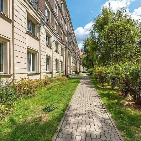 Zbawiciela Square P&o Serviced Apartment *