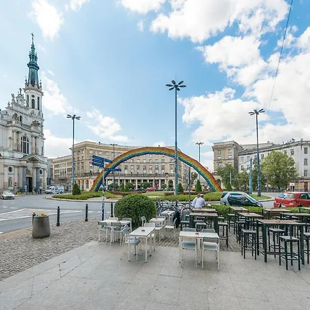 Zbawiciela Square P&o Serviced شقة