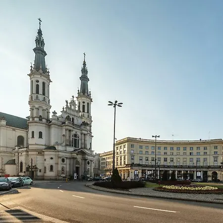 Zbawiciela Square P&o Serviced